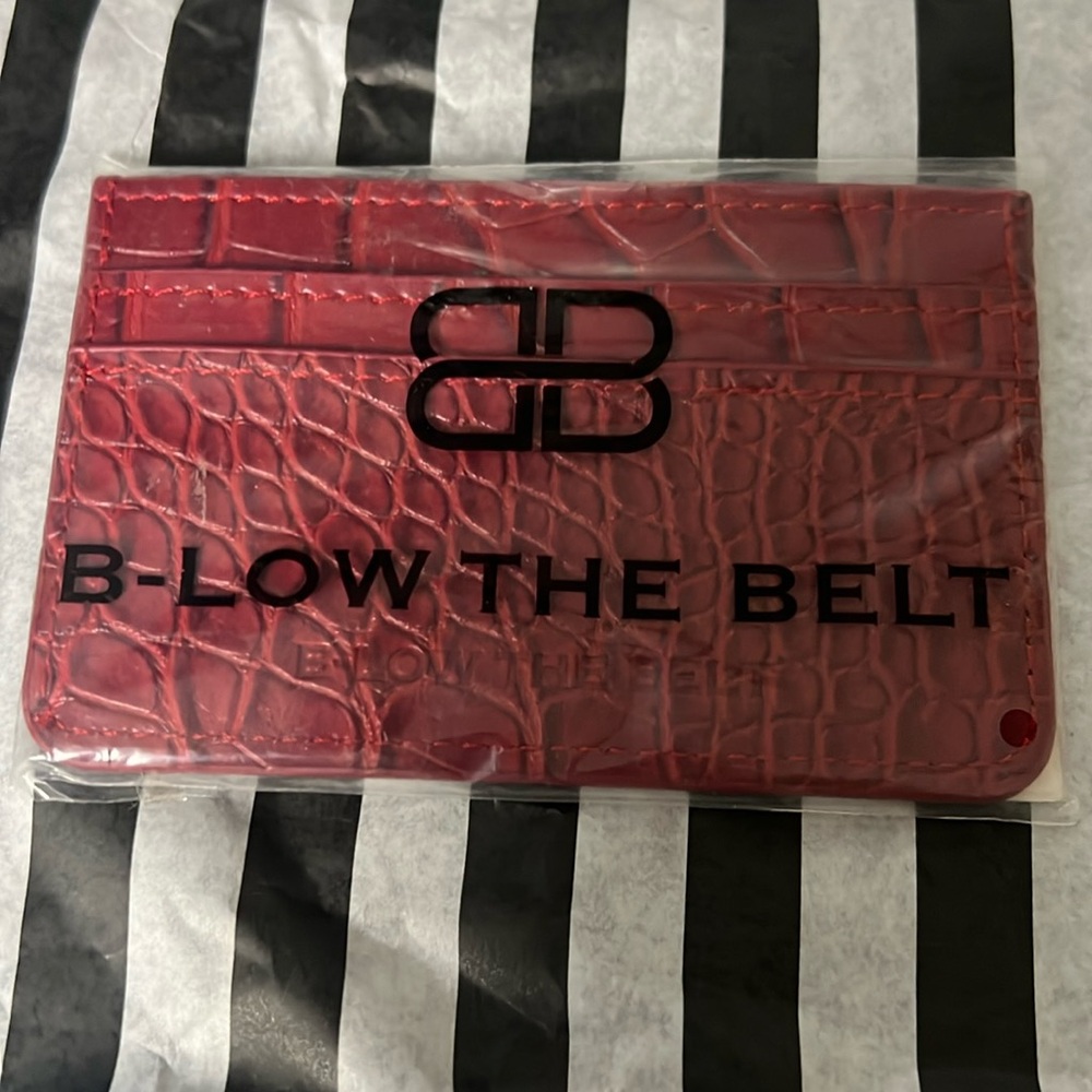 B-low the belt card case